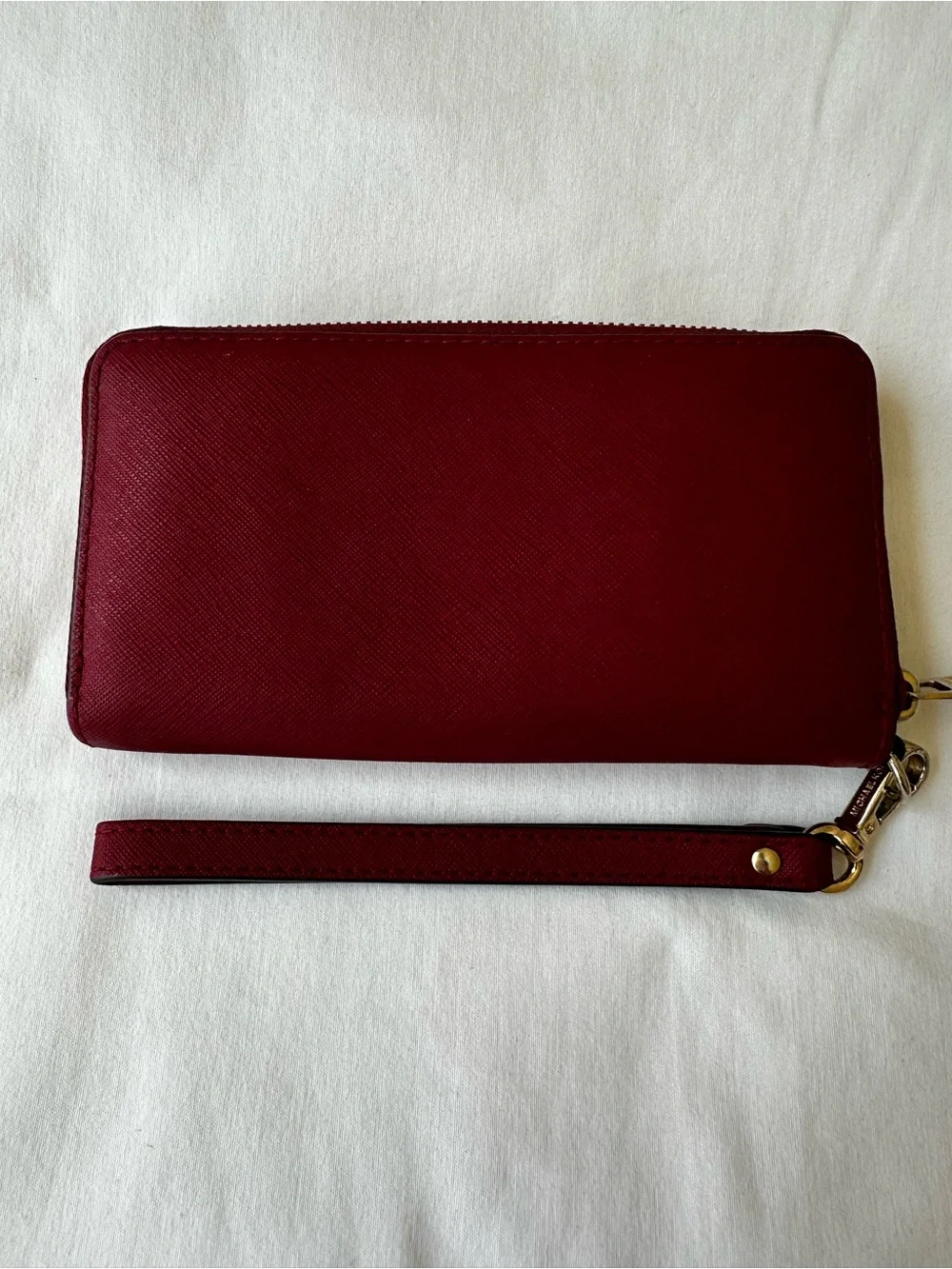 Michael Kors Jet Set Travel  Red Saffiano Leather Zip Around Wristlet Wallet
